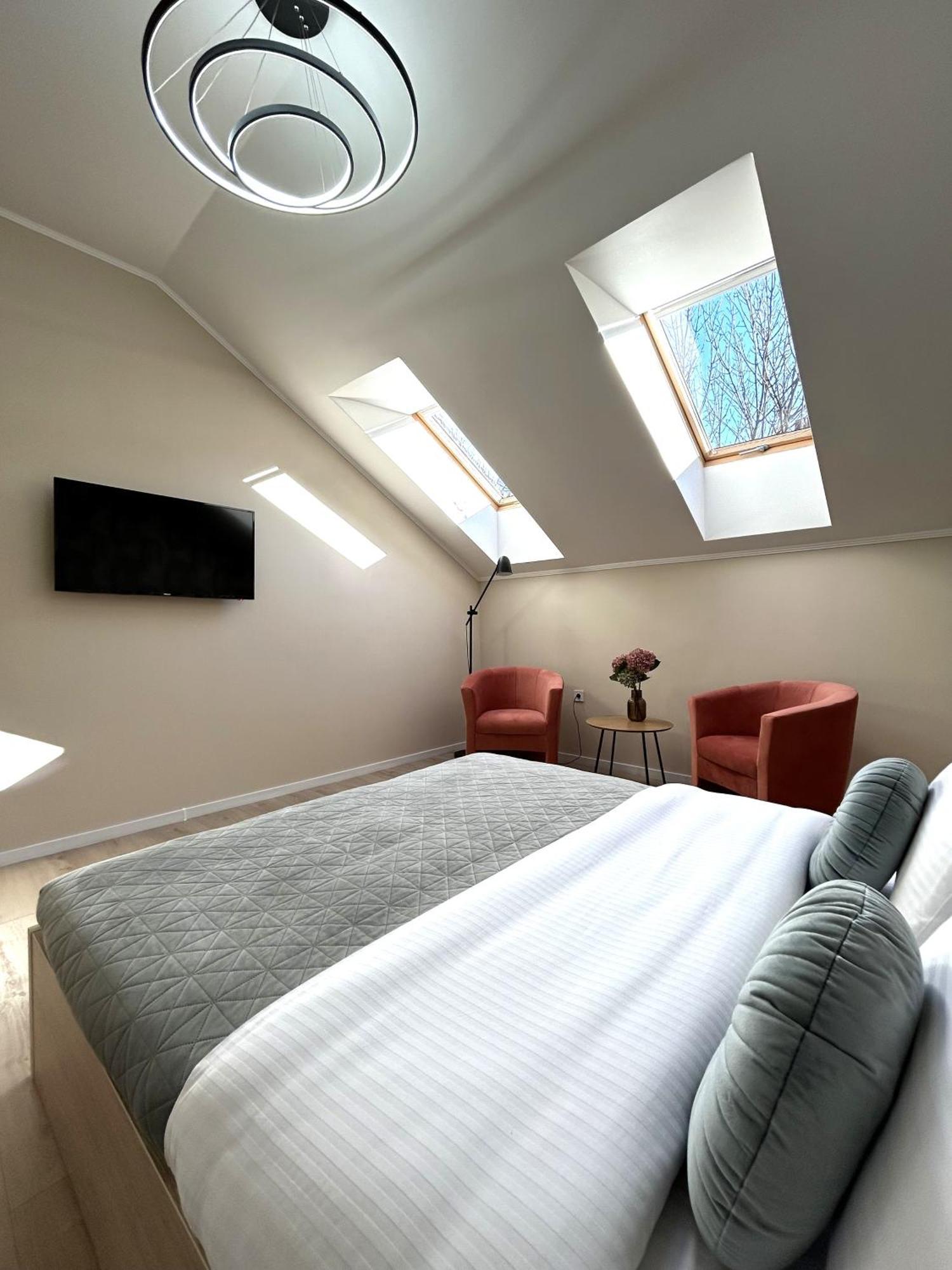 Modern Apartment In The City Center Lvov Exteriér fotografie